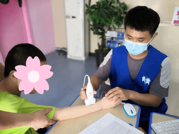 南京云顶官方网站参加“关爱慰问特殊儿童”活动 为骨质健康护航